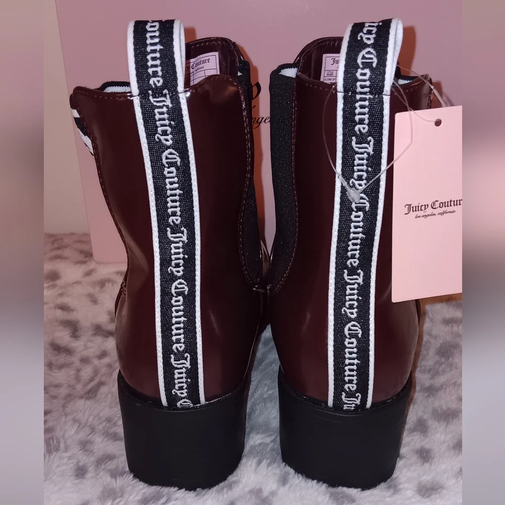 Juicy Couture One Up Chelsea Chunky Heel Burgundy Ankle Boots Women Size 7.5 - Picture 7 of 9